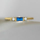 Beeindruckendes blaues Zentrum und strahlender Ring