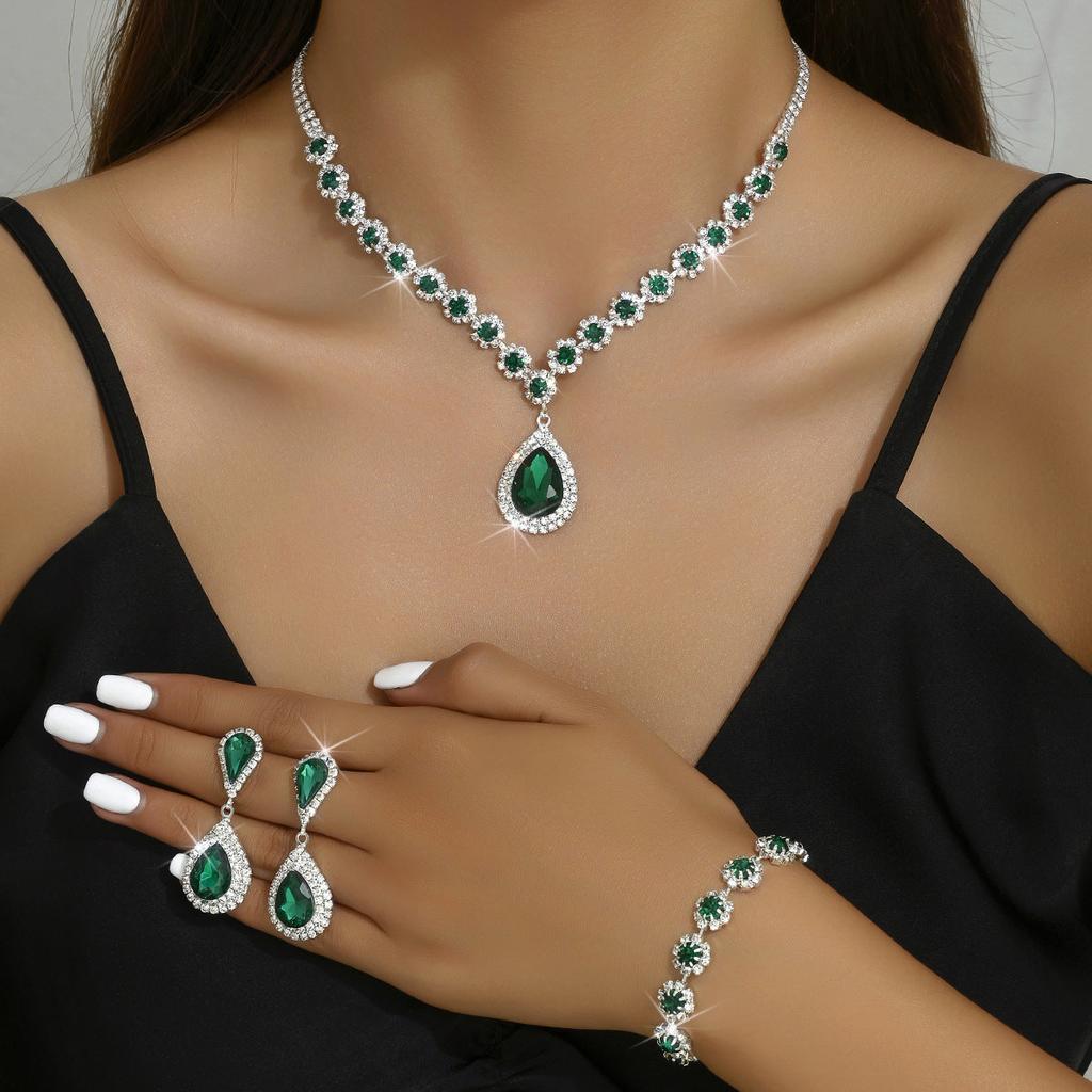 Dreiteiliges Braut-Schmuckset – Grünes Loch