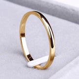 Einfacher Ring in Gold und Silber
