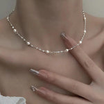 Elegante Halskette mit glänzenden Perlen