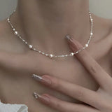 Elegante Halskette mit glänzenden Perlen