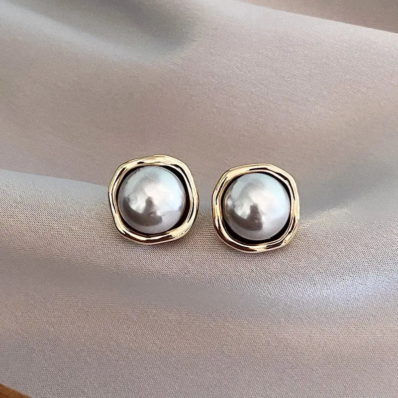 Elegante Ohrringe aus schwarzer Perle