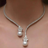 Elegante und strahlende Halskette aus Perlen in Silber