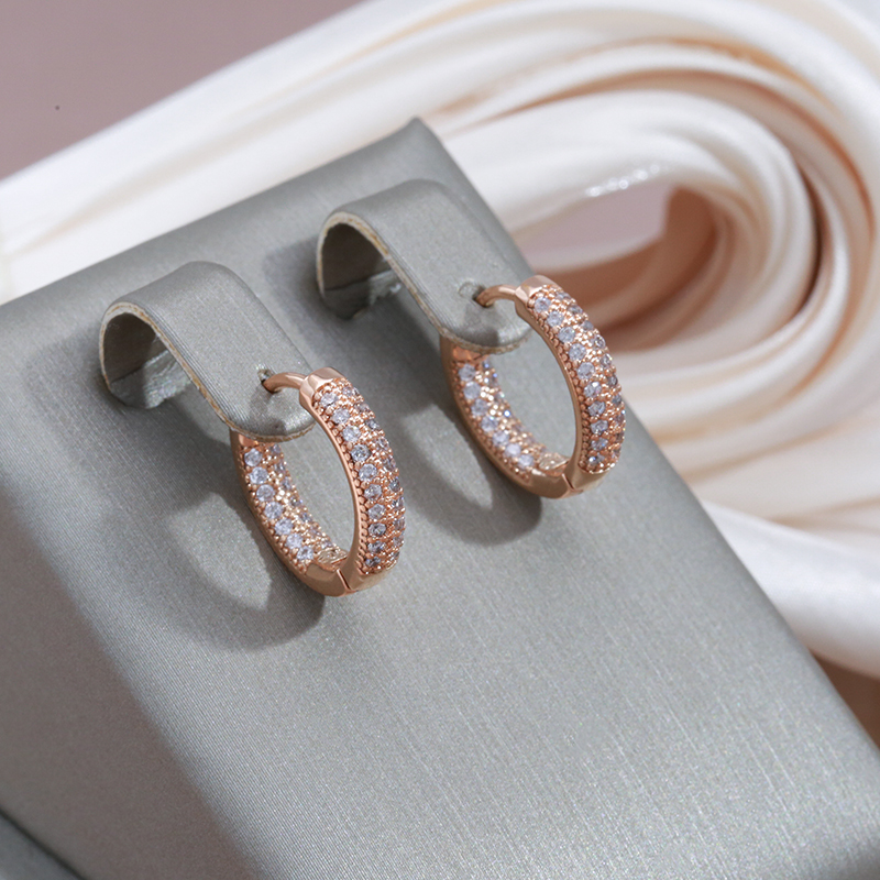 Elegante und strahlende Ohrringe aus Gold und Zirkonia