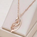 Elegante und harmonische Halskette in Goldfarbe