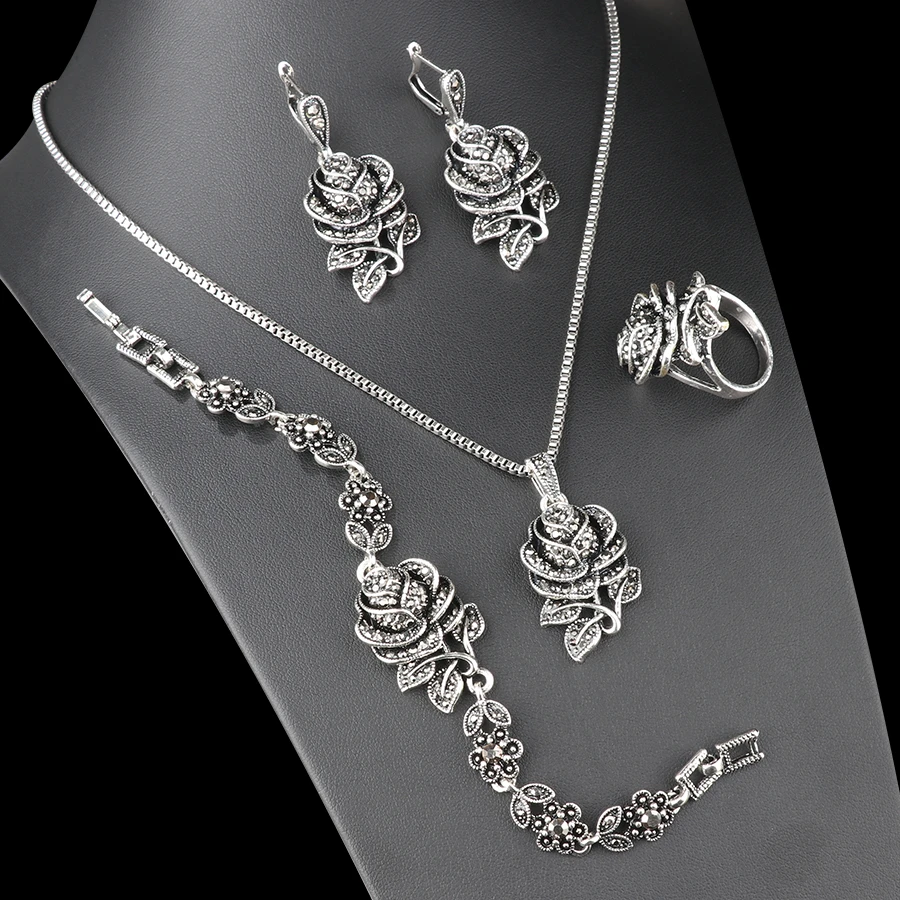 Elegantes Set in Silber mit Zirkonia