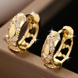 Goldene Hängende Ohrringe mit Öffnung und Glanz