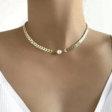 Griechische Halskette mit Margerite in Gold