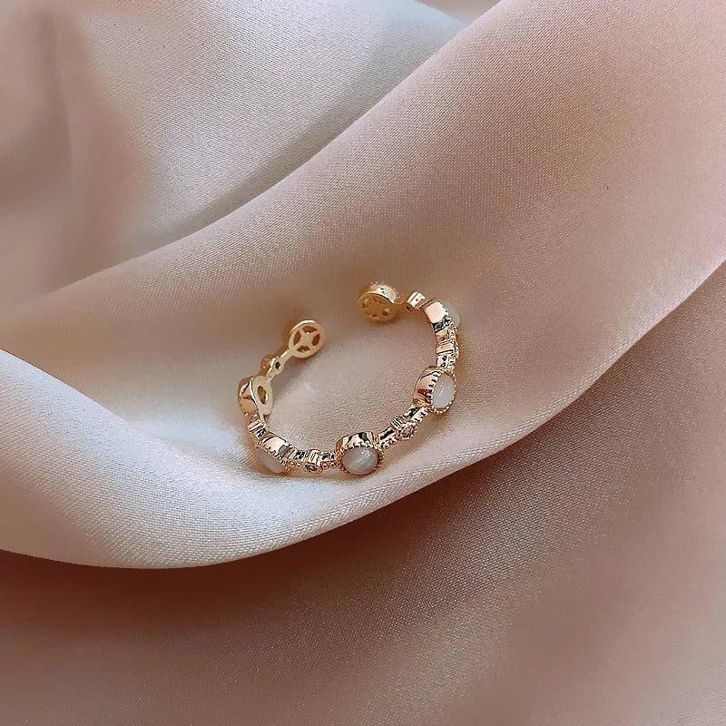 Klassischer Verstellbarer Rundring in Gold und Kristall