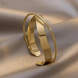 Klassisches Goldenes Armband