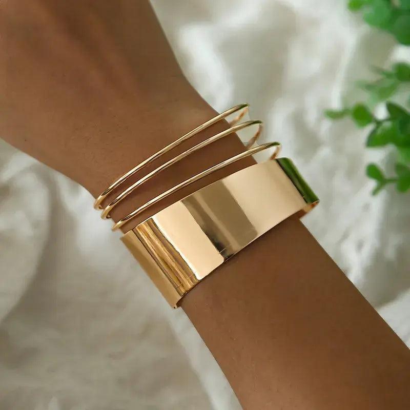 Klassisches Retro-Armband in Goldfarbe