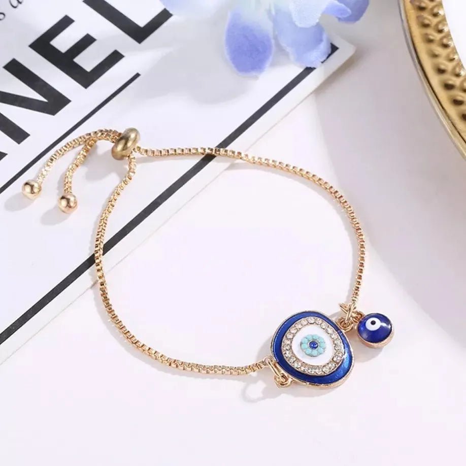 Luxuriöses Armband mit dem Auge der Gorgone