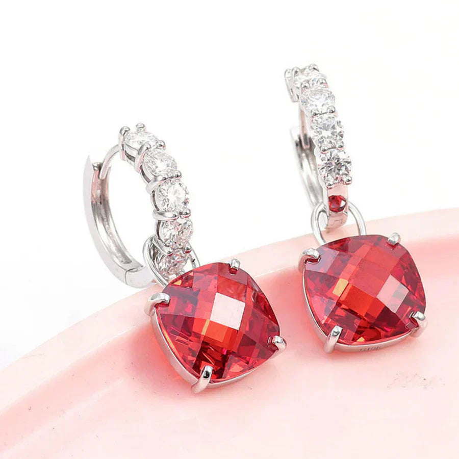 Ohrringe mit Rubin und Diamant