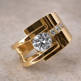 Unregelmässiger Retro-Goldring mit Zirkon