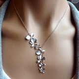 Retro-Halskette mit Blume in Silber
