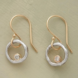 Retro-Ohrringe in Gold und Silber mit Zirkonia