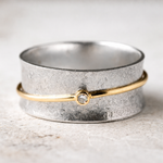 Retro Ring aus Silber mit Zirkon und Goldfaden