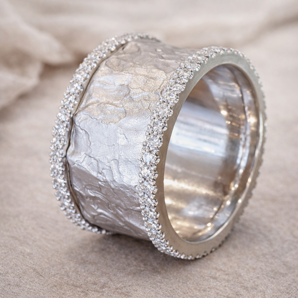Retro-Ring mit silbernem Zirkon
