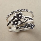 Retro Silberring mit Blumen in Schichten