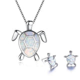 Set: Halskette und Ohrringe mit Meeresschildkröte in Opal und Silber – Weiss