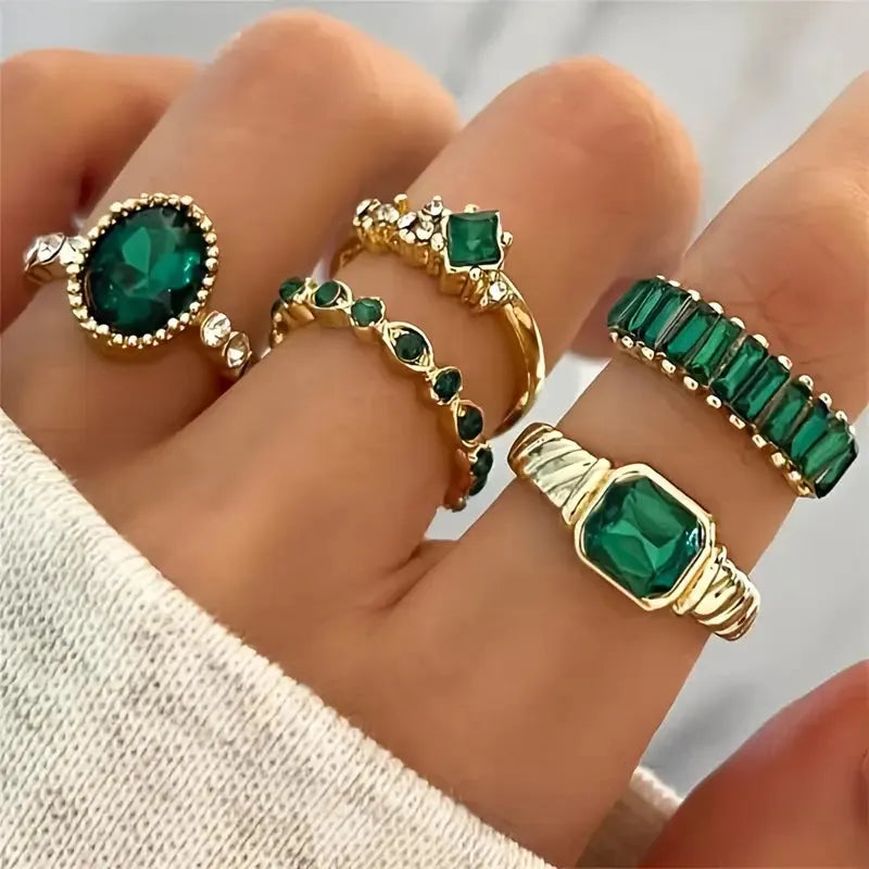 Set von Ringen Smaragdgrüne Ausstrahlung