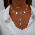 Silberne Halskette mit blauer Steine