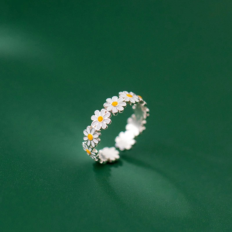 Silberring in Form einer Margerite