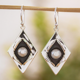 Vintage Ohrringe aus Silber mit eingearbeiteten Perlen