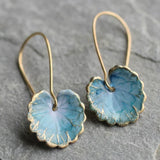 Vintage Ohrringe in Form eines blauen Blattes