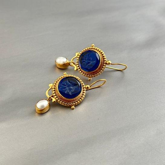 Vintage Ohrringe in Gold mit blauen Perlen
