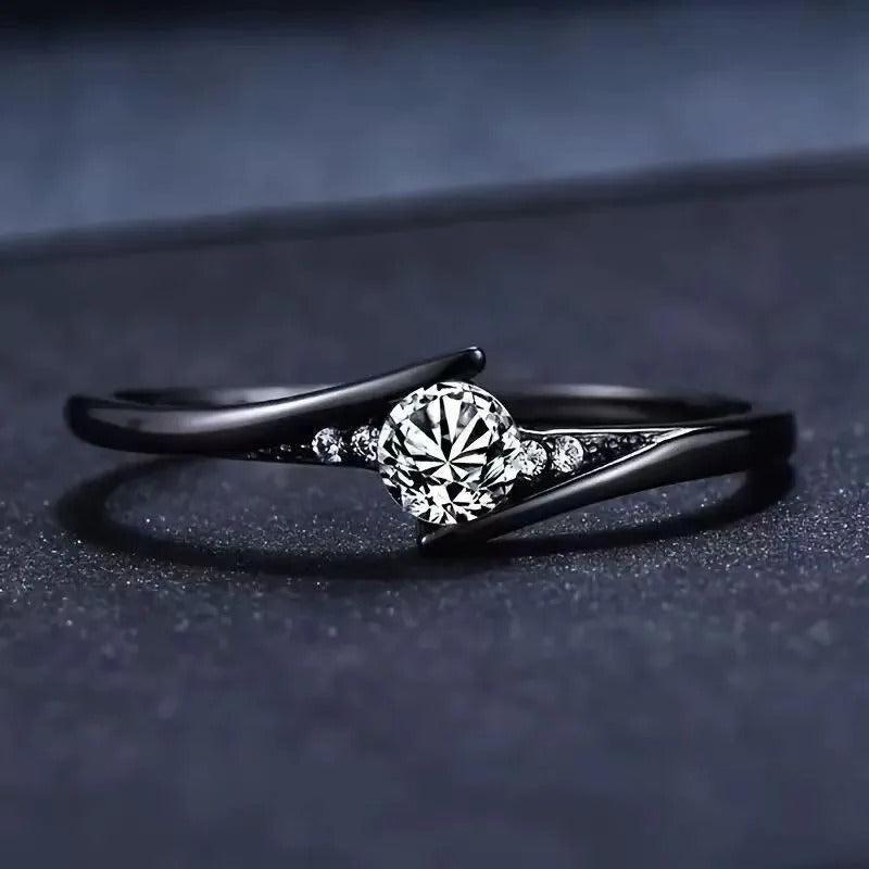 Vintage Ring aus schwarzem Gold mit Kristall