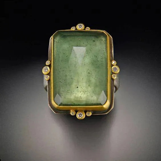 Vintage-Ring aus grünem Glas und Gold