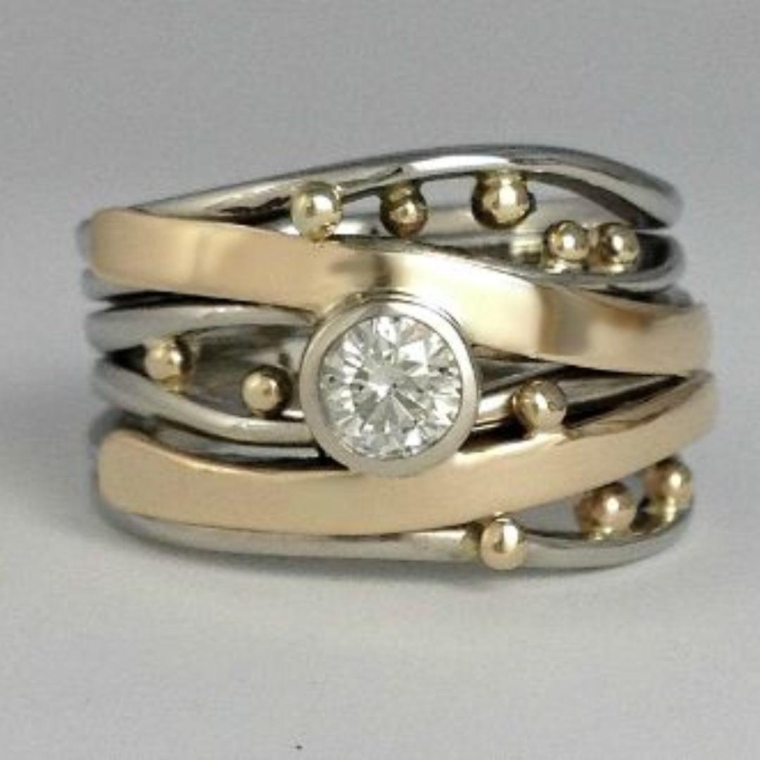Vintage-Ring mit Zirkon- und Goldverzierungen
